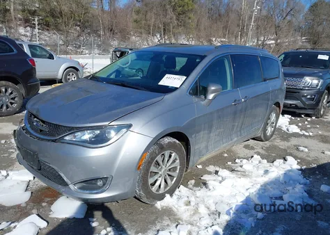 2019 Chrysler Pacifica Touring L from USA, damaged, VIN 2C4RC1BG2KR608979